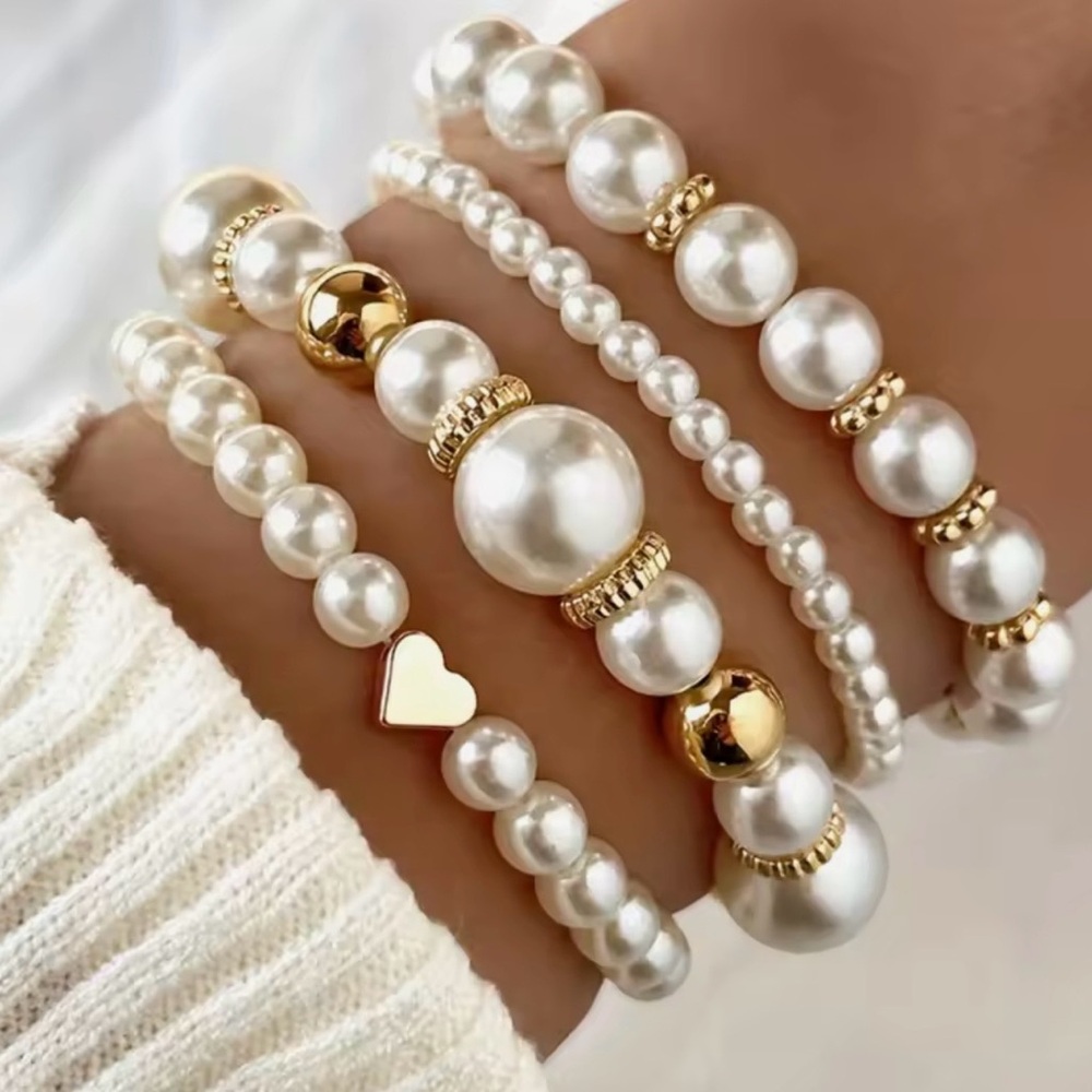 NEW Elegant Pearl and Gold Bracelet Set